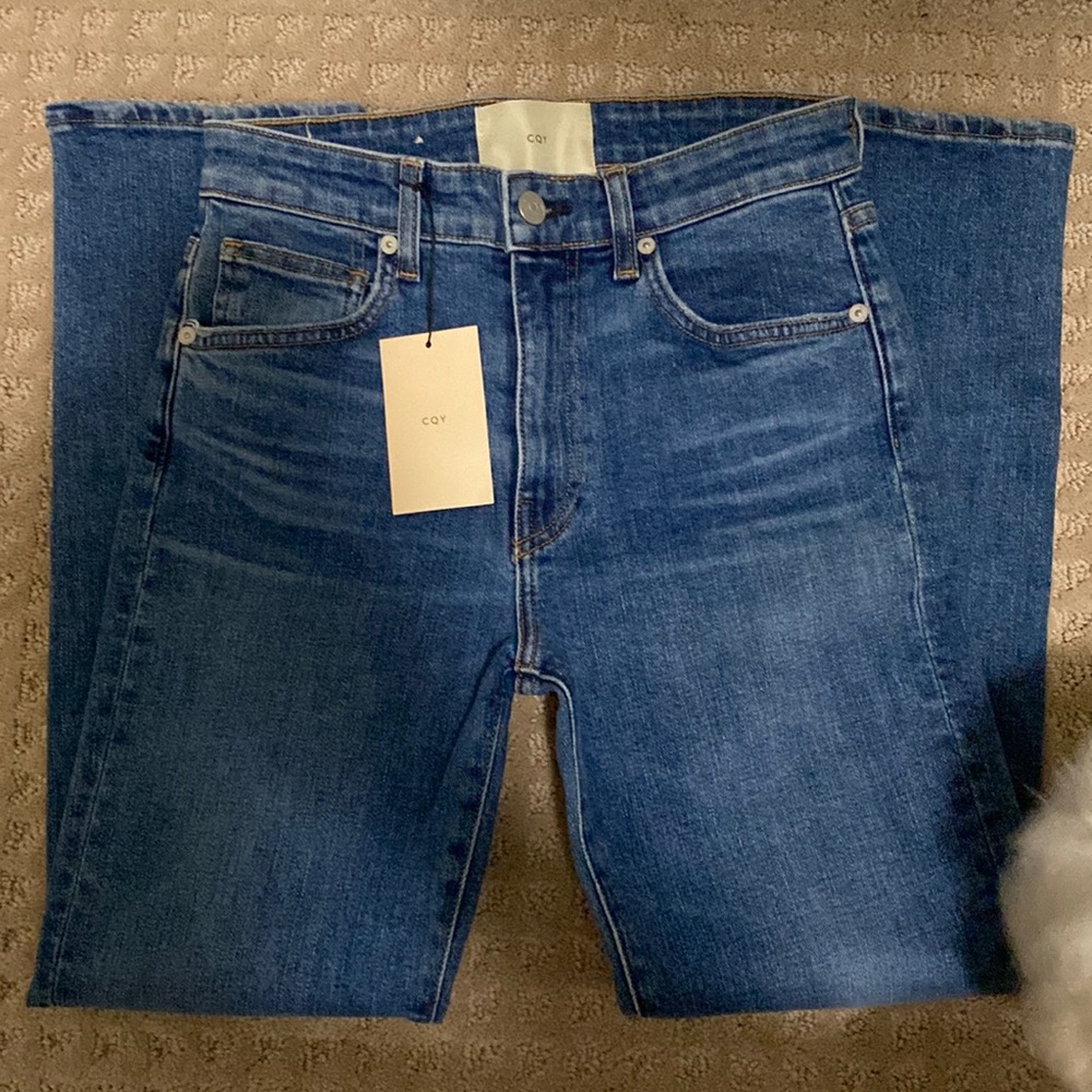 CQY Friend High Rise Straight Leg Jeans. New Sz 26